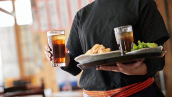 Brigádníci při práci ve skladu a pojištění odpovědnosti